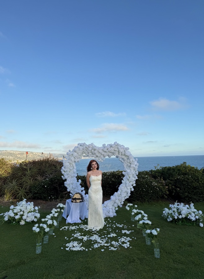 White floral heart arch portrait by Big Moments Co.